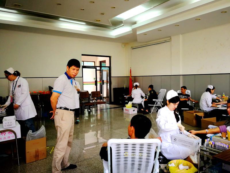 领导询问献血人员情况