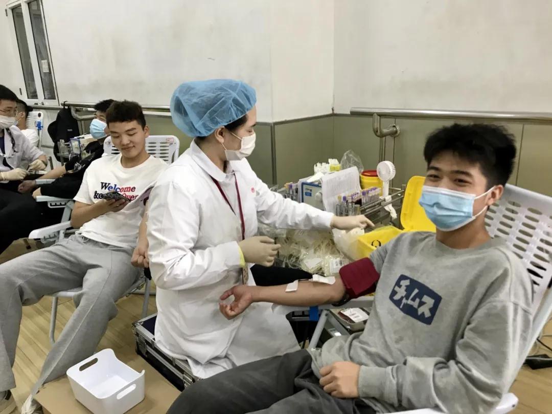 上海东海职业技术学院团体无偿献血活动