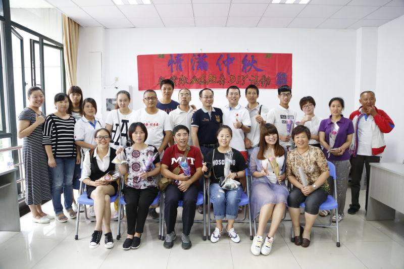 青浦区：无偿献血志愿者DIY活动