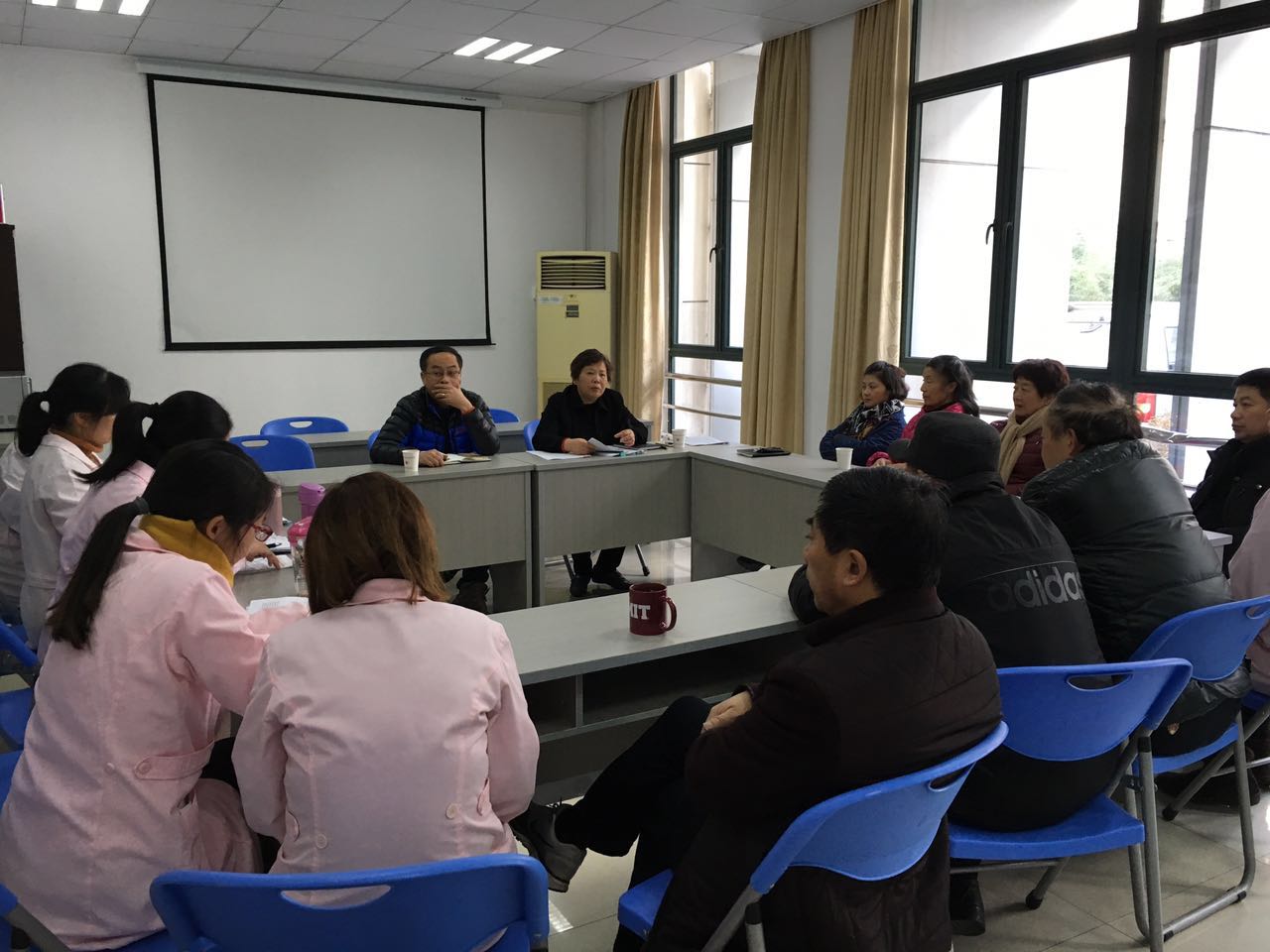 青浦区：血站召开专题组织生活会及民主评议党员会