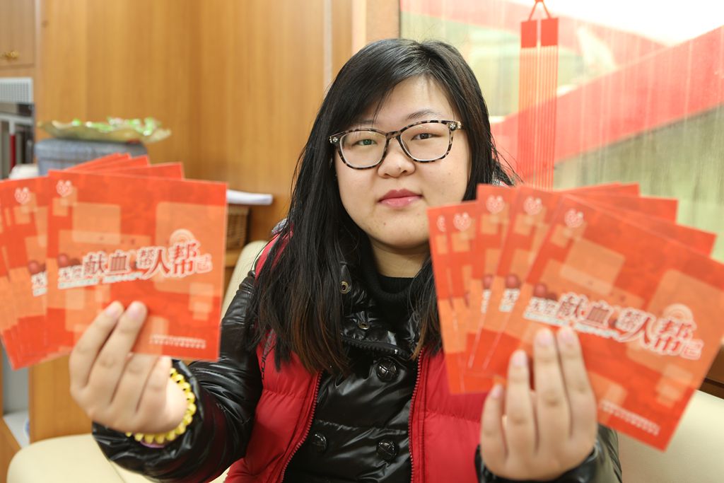 志愿者连续三年初一在献血点过。
