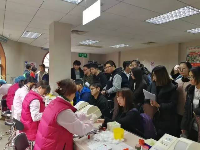 松江区：对外经贸大学高校团队献血