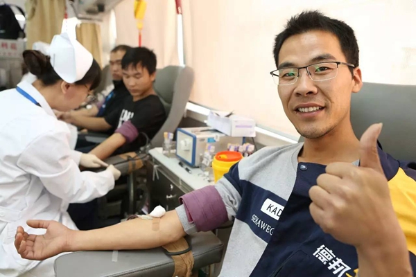 闵行区：55名爱心人士争相献血