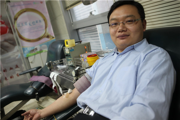 民政干部无偿献血8年  感叹真是“助人自助”之事.jpg