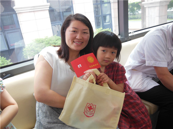 2015.7.2徐汇血办医务人员团体无偿献血活动--复旦大学附属中山医院献血简讯  002.jpg