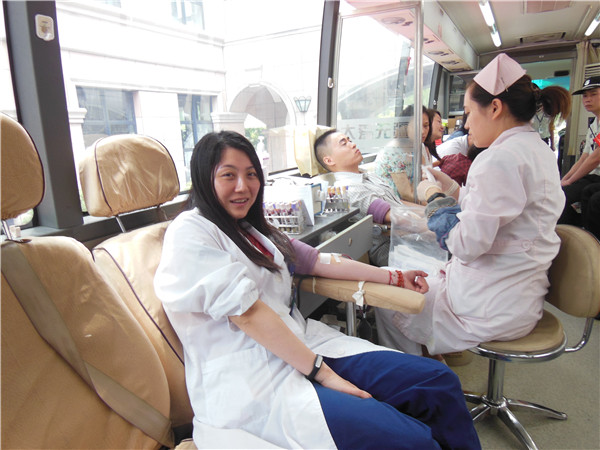 2015.7.2徐汇血办医务人员团体无偿献血活动--复旦大学附属中山医院献血简讯 001.jpg