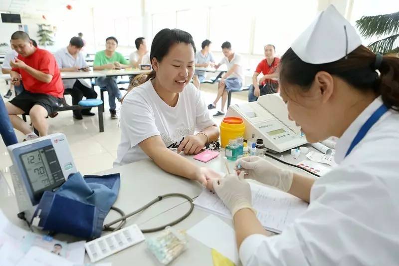 闵行区：爱心不休息，员工争相献血