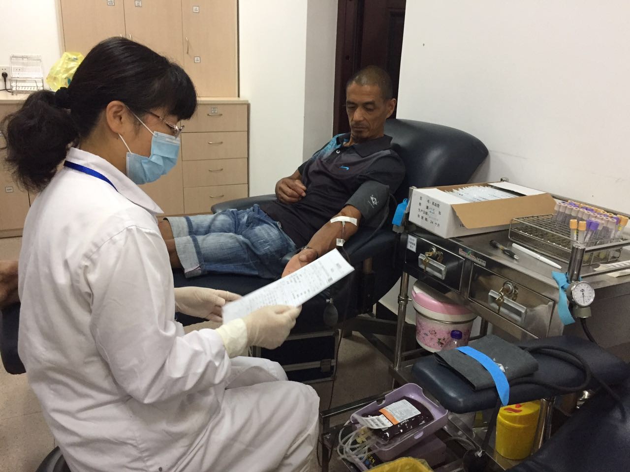 金山区：以热情鲜血，换生命长留