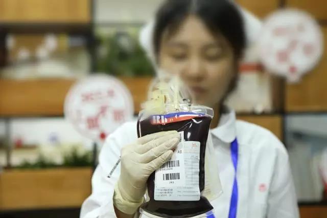 闵行区：“熊猫侠”全城接力 无偿献血挽救Rh阴性血型重症患者