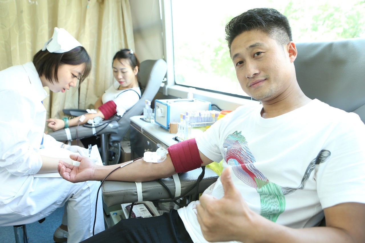 闵行区：“吴京”来献血，有图有真相