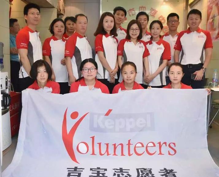 静安区：献血献爱心，血浓爱更浓