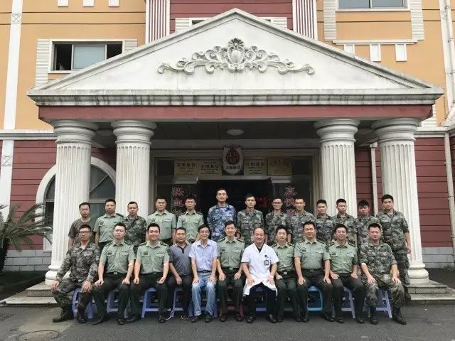 松江区：驻松部队官兵助力无偿献血