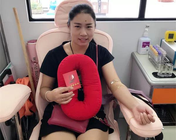 宝山区：国庆佳节献血小记