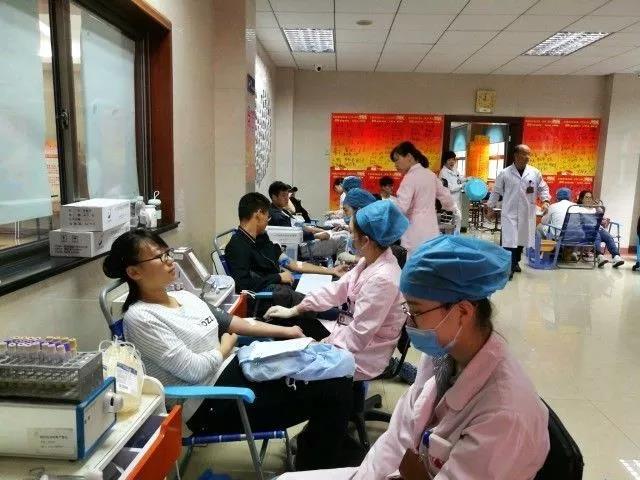 松江区：高校献血季，吹响新号角