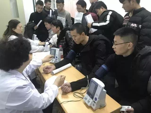 奉贤区：金汇镇首次无偿献血活动