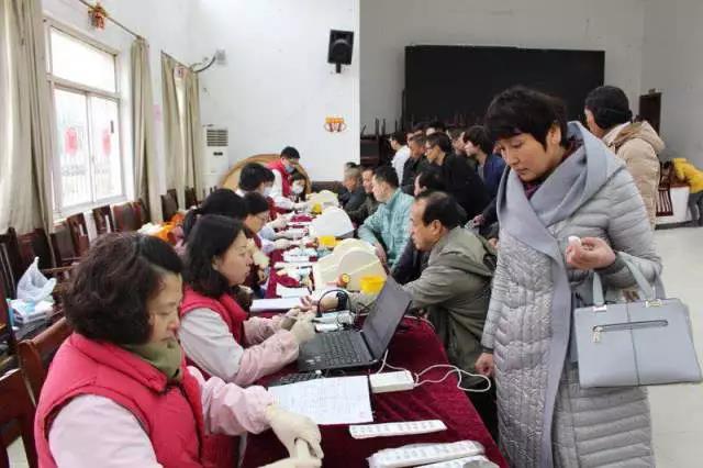 松江区：柳港镇冒雪献血显真情