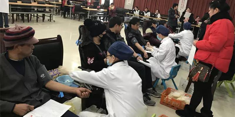 金山区：让爱心在冬日传递