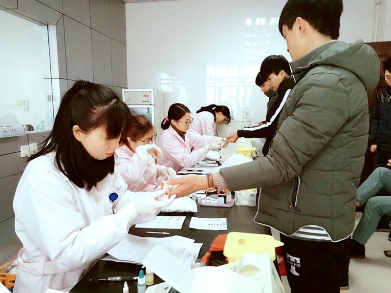 青浦区：爱心凝聚迎新年