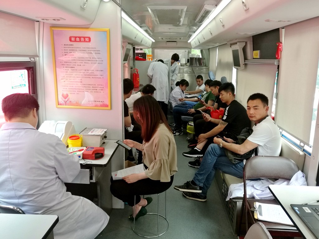 崇明区：劳动最光荣  奉献更可爱