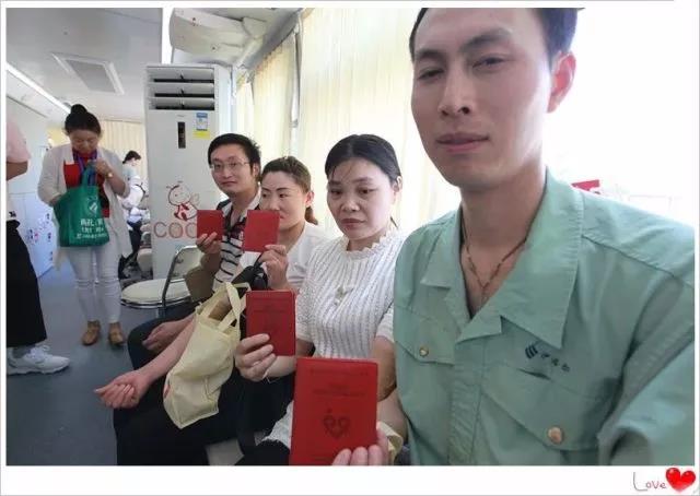 闵行区：梅陇镇爱心企业员工献热血