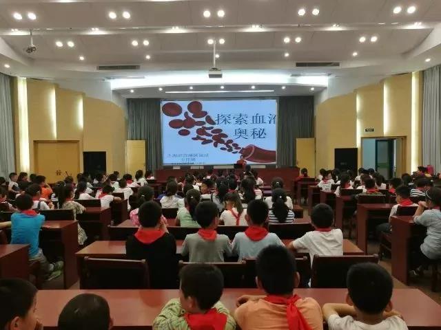 青浦区：开展无偿献血科普校园行活动