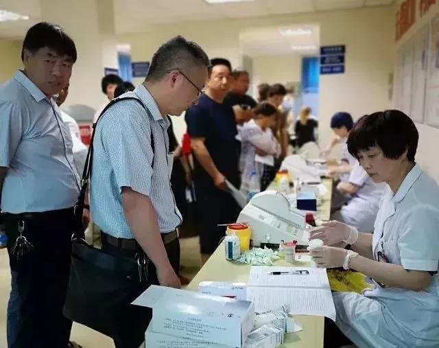 崇明区：教育系统组织无偿献血活动