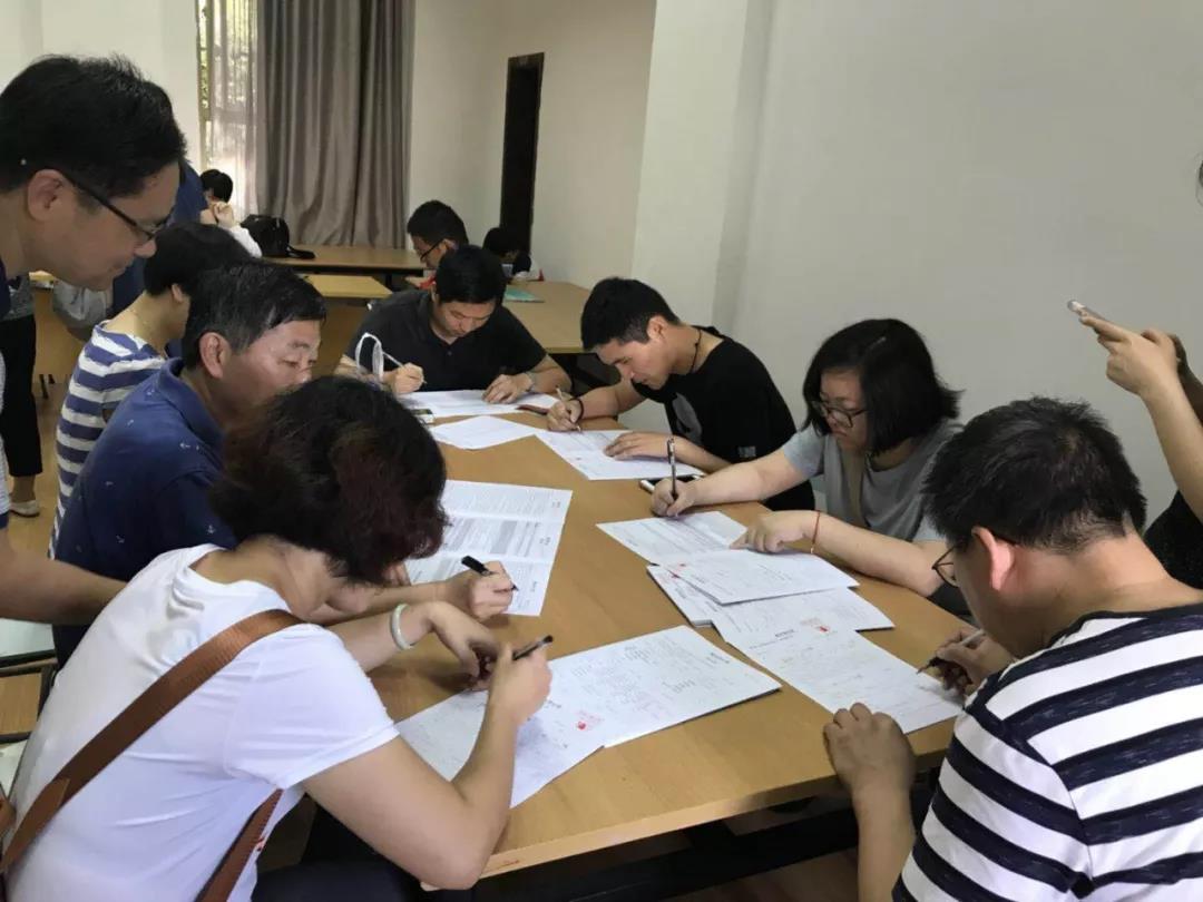 金山区：教育局开展无偿献血活动