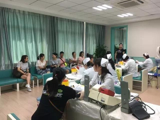 徐汇区：教育局组织开展无偿献血活动