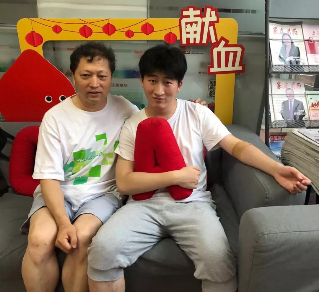 宝山区：冒着风雨只为送自己一份最美成人礼