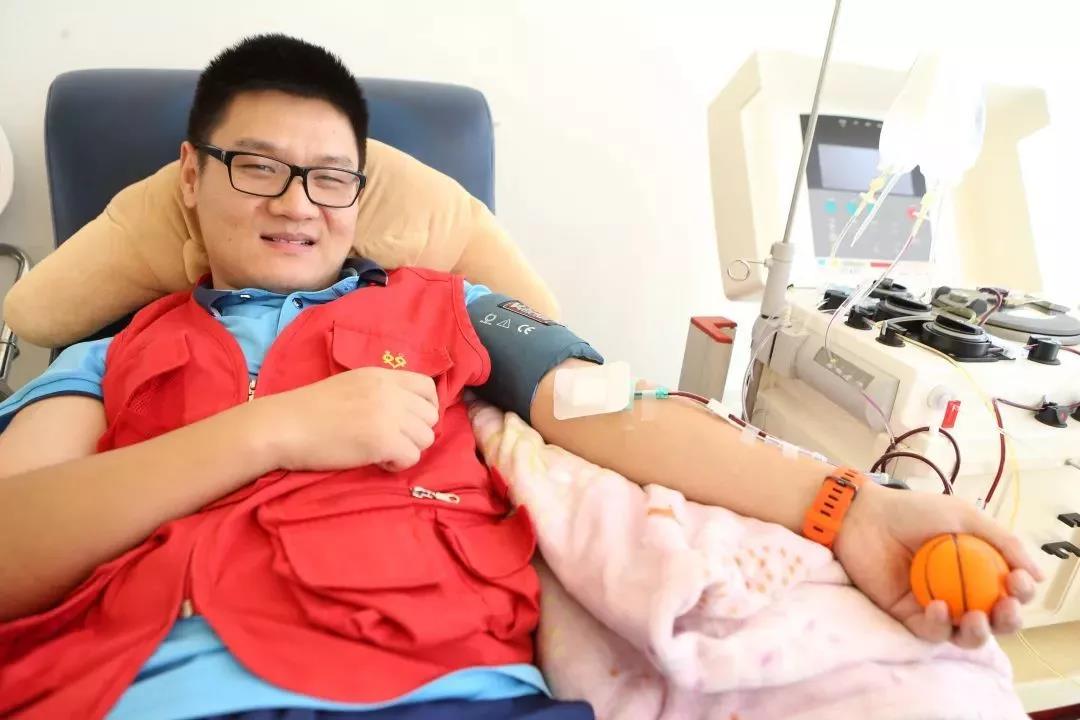 闵行区：33岁白领10余年无偿献血76次特有成就感