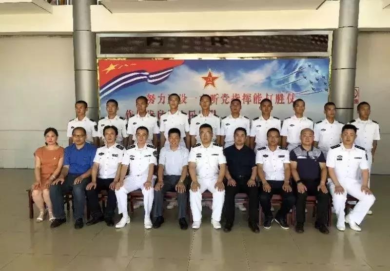 松江区：军民鱼水情献礼“八一”建军节