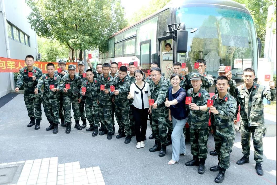 闵行区：开展驻沪武警官兵团体无偿献血活动