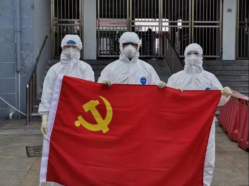 松江区：让党旗在防控疫情斗争第一线高高飘扬