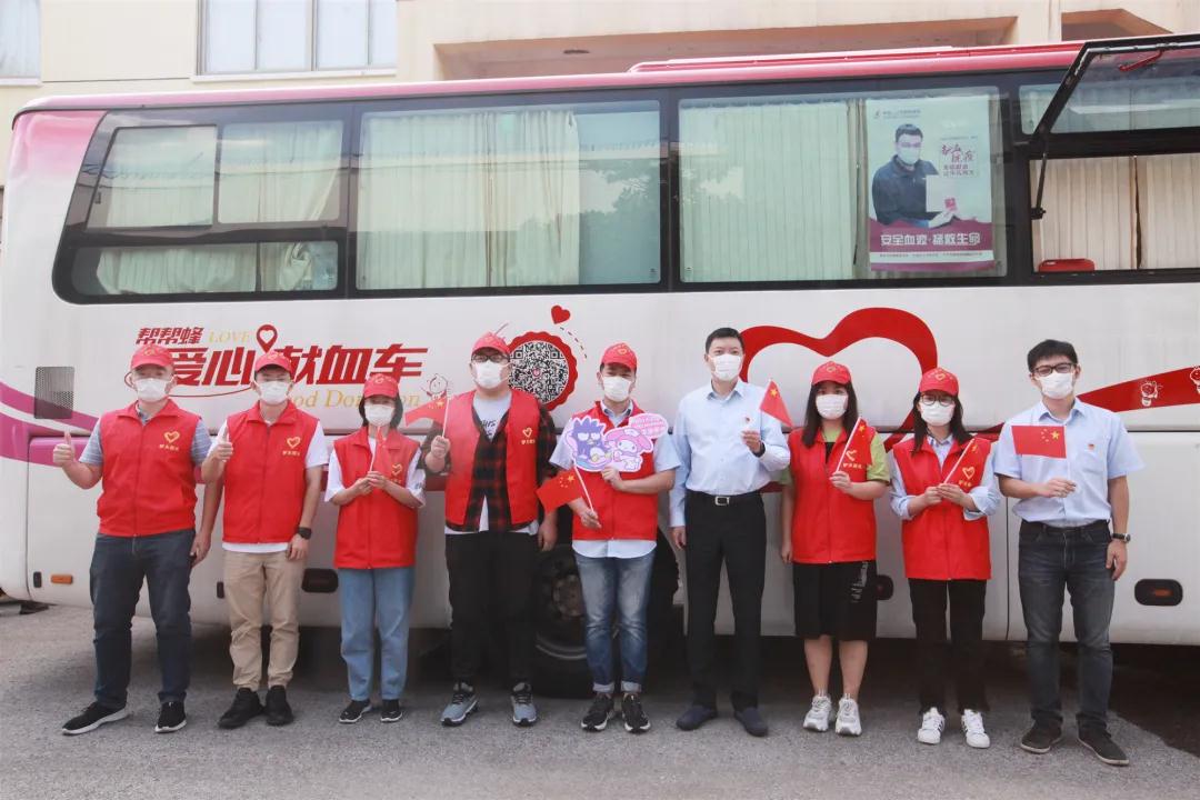 闵行区:上海锅炉厂团体无偿献血活动