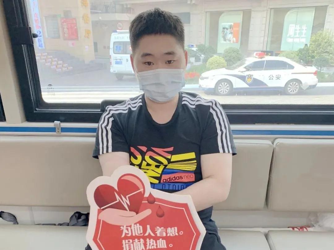 崇明区:喜迎国庆中秋,我为祖国献热血!