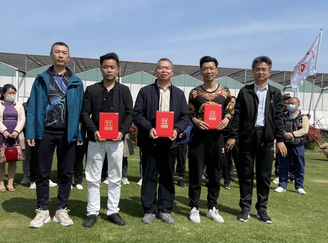 金山区:单采血小板志愿者拓展活动