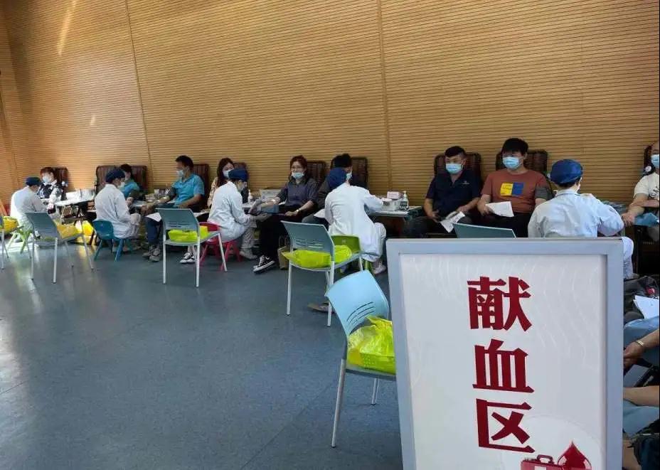 金山区:张堰镇团体无偿献血活动