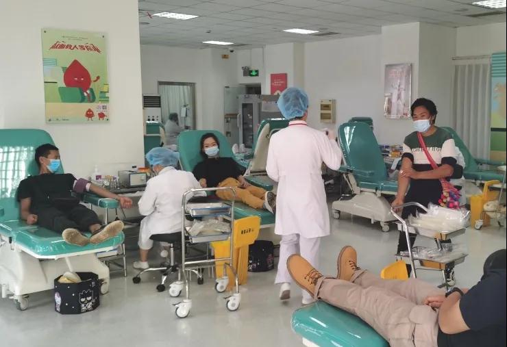 长宁区:江苏路街道团体无偿献血活动