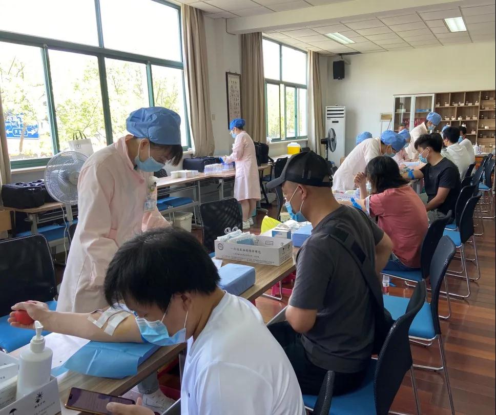 青浦区:赵巷镇开展团体无偿献血活动