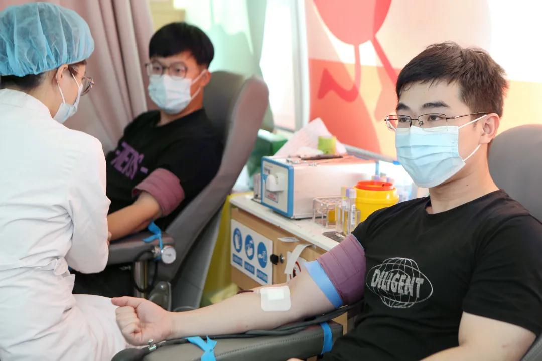 闵行区:马桥镇、虹桥镇上海剪刀石头布家居企业团体无偿献血活动