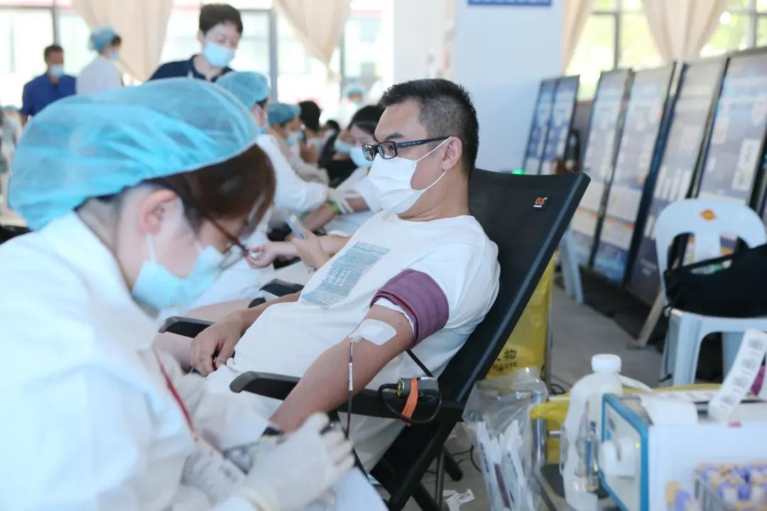 闵行区: 莘庄工业区团体无偿献血活动