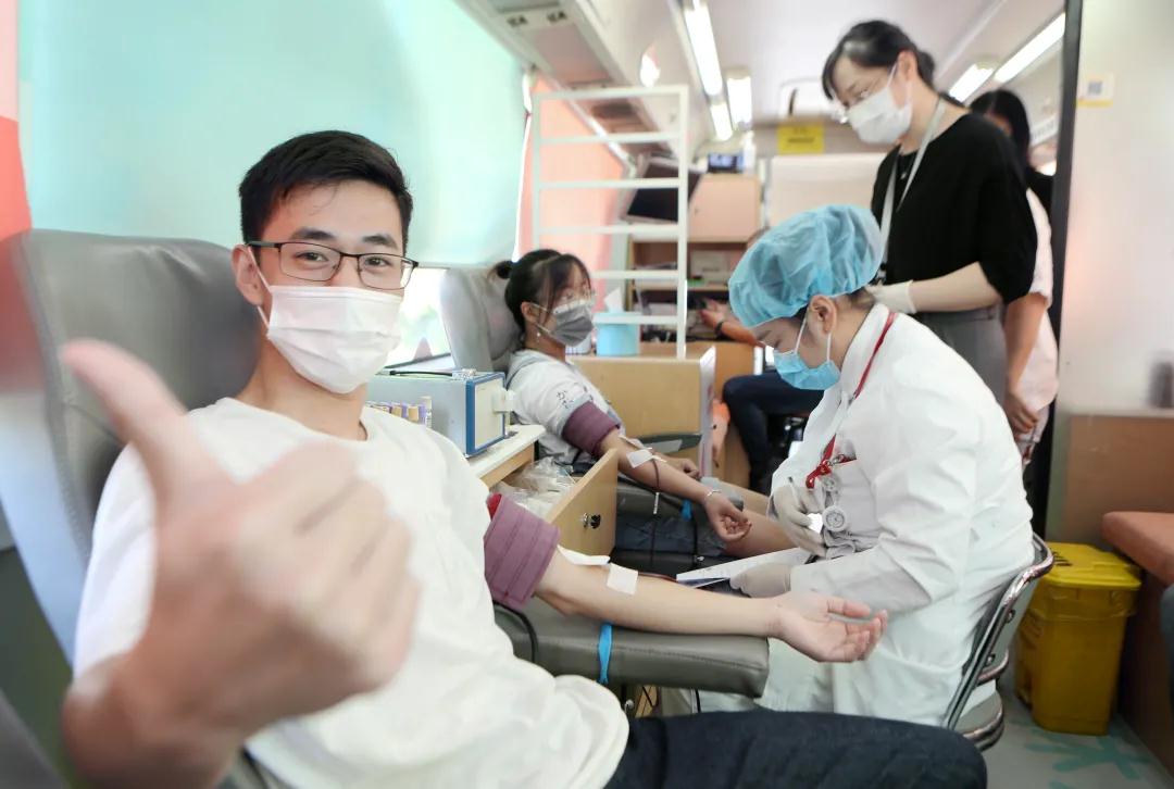 闵行区: 上海市农业科学院团体无偿献血活动