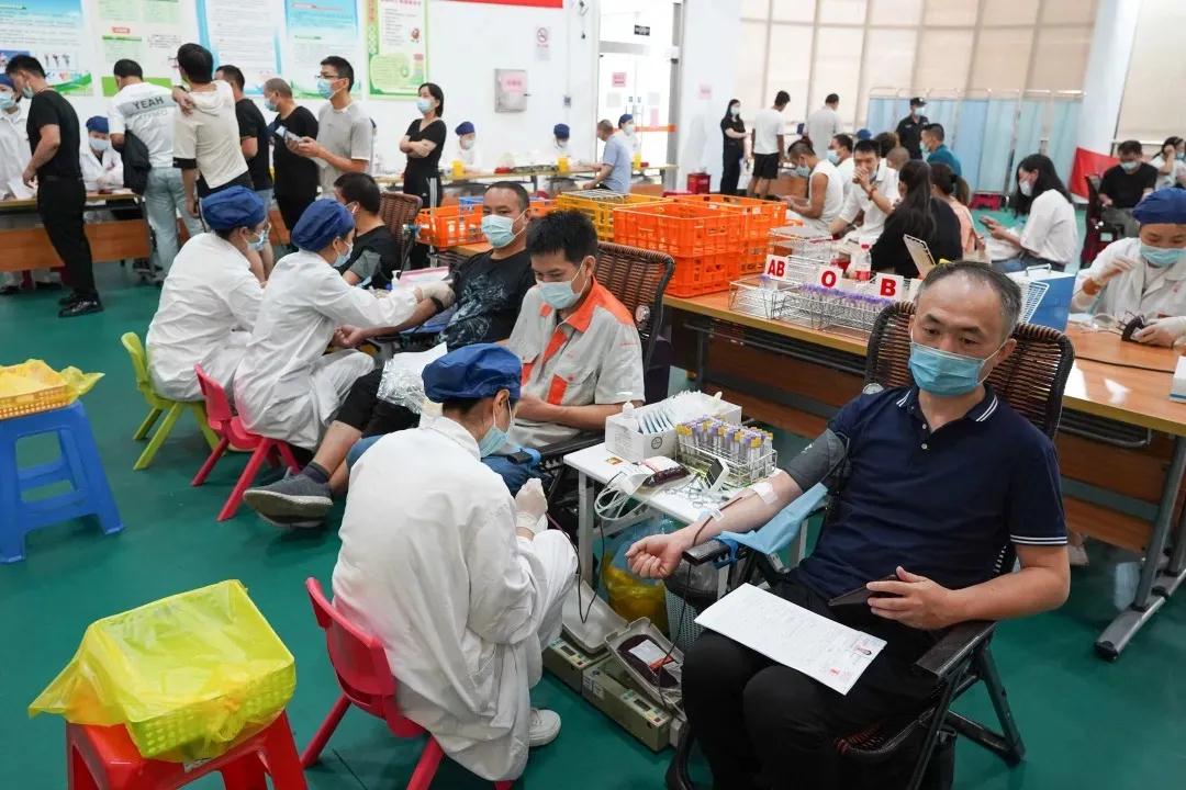 金山区: 吕巷镇团体无偿献血活动