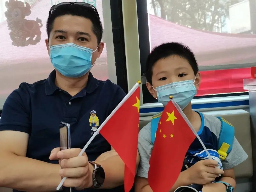 崇明区:热血澎湃庆国庆,72华诞分外“红”