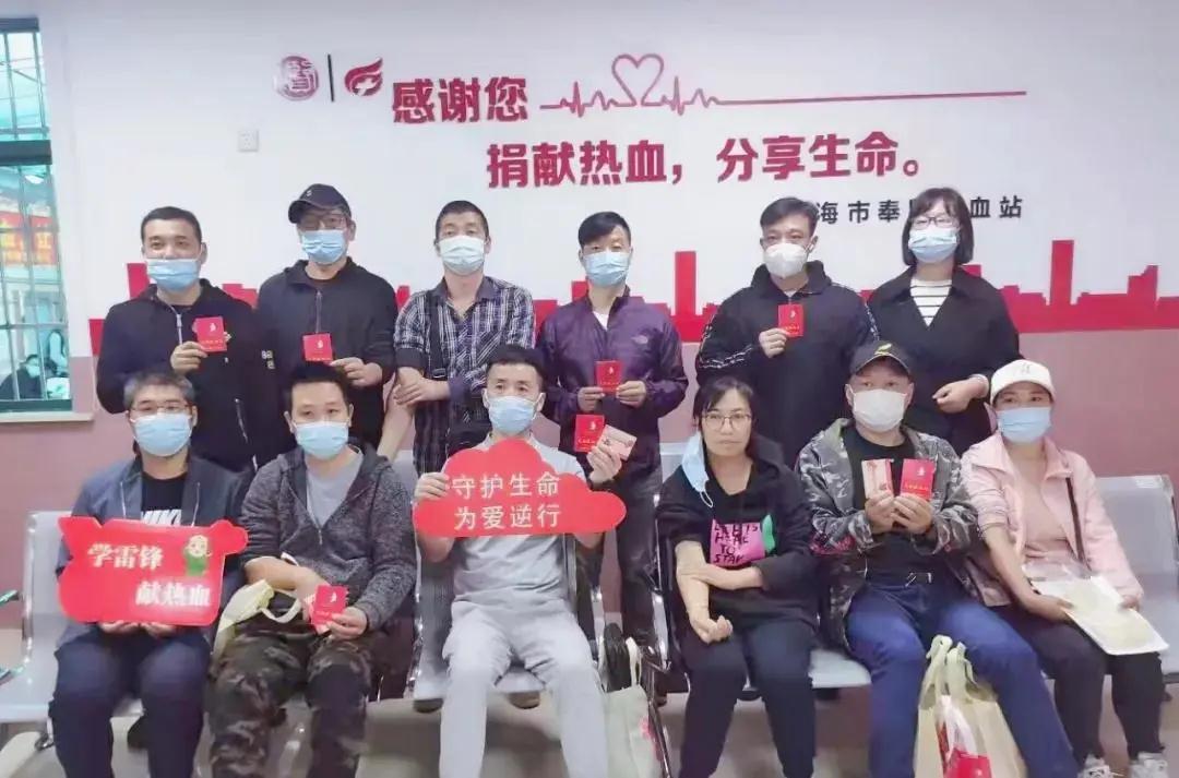 奉贤区：“保质保量报安全，有情有爱有热血”宣传活动