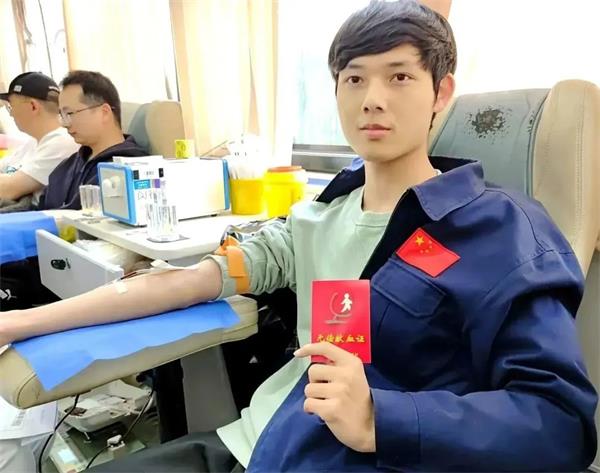 1682388304673536.jpg 04.jpg